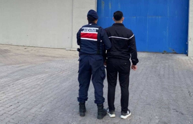 Afyonkarahisar JASAT’tan Kaçış Yok: 12 Yıl Hapis Cezası Bulunan Şahıs Uşak’ta Yakalandı