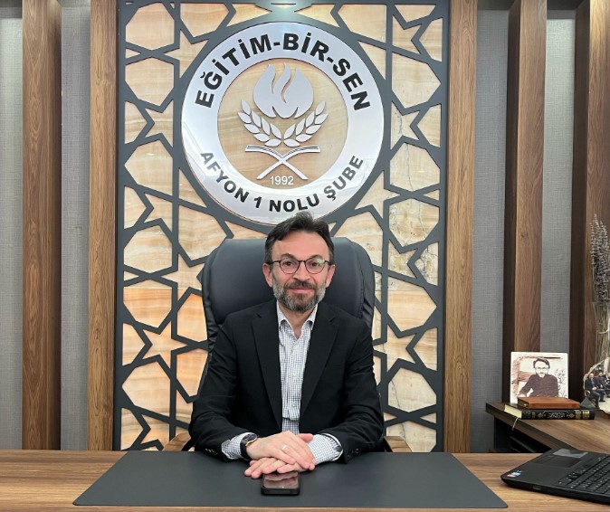 HAYAT EĞİTİMLE, EĞİTİM ÖĞRETMENLE BAŞARILI OLUR.
