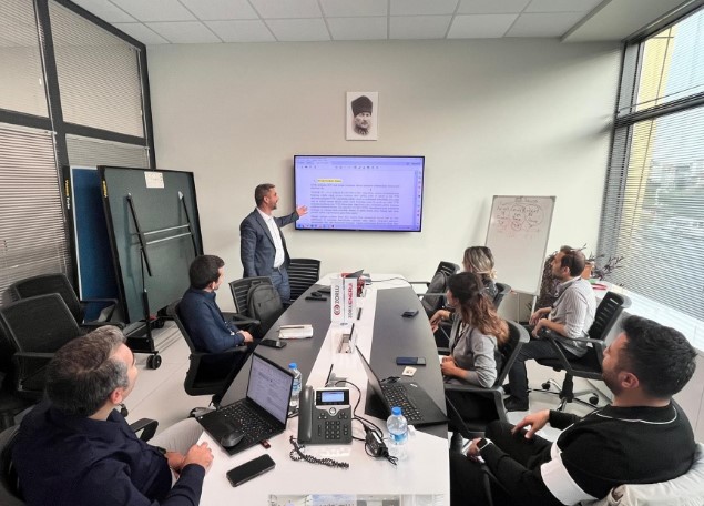 Osmangazi Elektrik Perakende çalışanları için 2025’te 14 bin 851 saatlik eğitim düzenledi