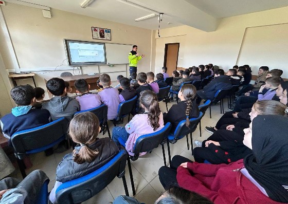 Afyonkarahisar’da Jandarmadan Trafik Bilinci Eğitimi: 1.074 Kişiye Ulaşıldı