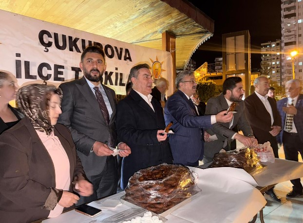 Deprem sonrası yeni evlerindeki ilk iftara Yurdunuseven konuk oldu
