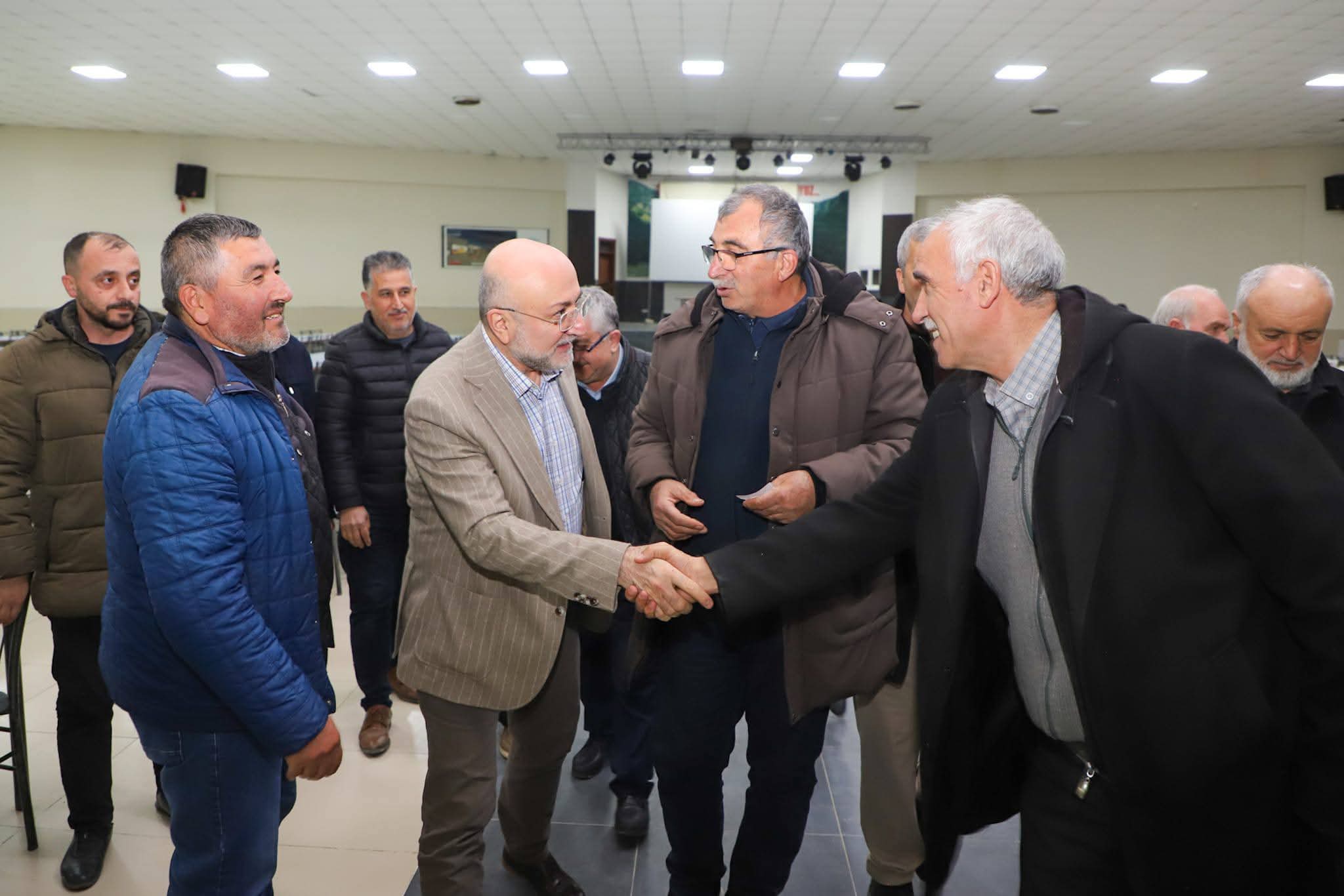 BAŞKAN ŞAHİN'İN YOĞUN MESAİSİ HALKLA BULUŞTU, TEŞKİLATLA İSTİŞARE ETTİ