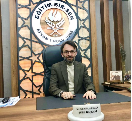 MİLLETİMİZ DARBECİLERİ BİN YIL SÜRECEK UTANCA MAHKÛM ETMİŞTİR