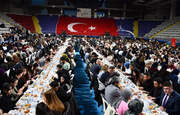 Afyonkarahisar’da Kampüs İftar Programı Gençleri Bir Araya Getirdi - Galeri