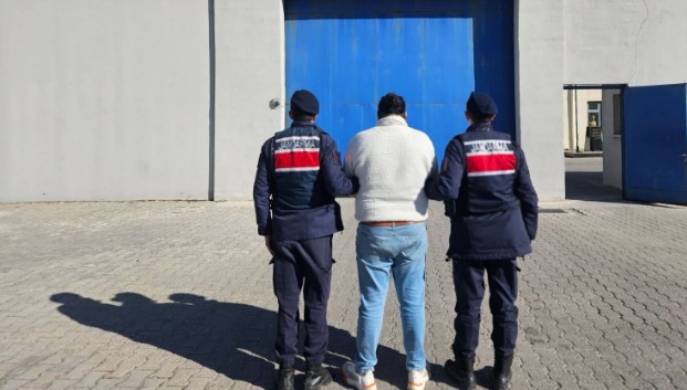 Afyonkarahisar’da Jandarma Operasyonu: 4 Bin 266 Sentetik Hap Ele Geçirildi