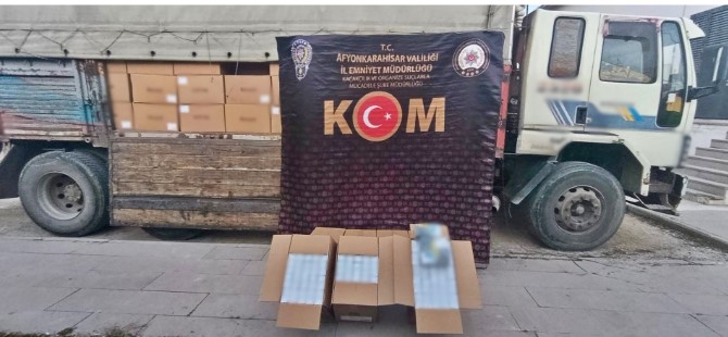 Bolvadin’de Kaçakçılık Operasyonu: 4 Milyon 100 Bin Sahte Bandrollü Boş Makaron Ele Geçirildi