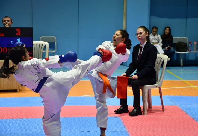 Yeşilay Haftası Kapsamında Afyonkarahisar'da Spor Müsabakaları Düzenlendi