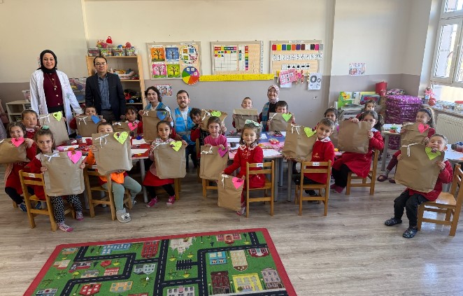 Girişimci Genç Liderler Derneği, 6 köy okulunda bayram sevinci yaşattı