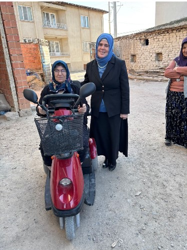 Kadınanalar Kültür Derneği’nden Anlamlı Destek: Elektrikli Tekerlekli Sandalye Hediye Edildi - Galeri