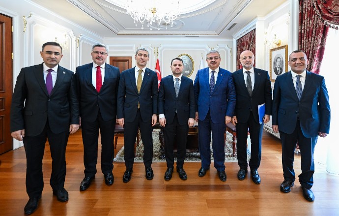 AK PARTİ AFYONKARAHİSAR HEYETİ BAŞKENTTE ZİYARETLERDE BULUNDU