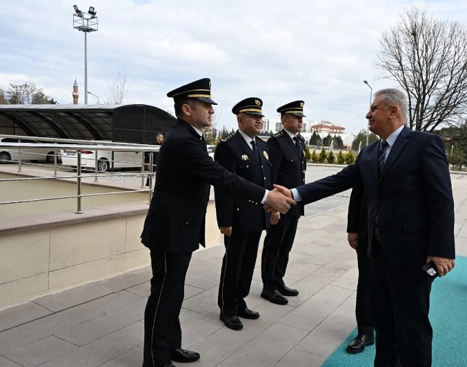 Emniyet Genel Müdür Yardımcısı Caner Tayfur, Afyonkarahisar İl Emniyet Müdürü Ahmet Birtan Erol'u makamında ziyaret etti. - Galeri