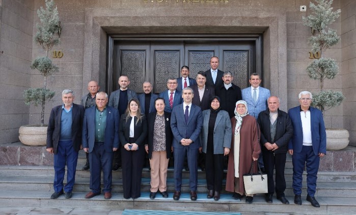 Afyon Muhtarları Dayanışma Derneği’nden Vali Dr. Naci Aktaş’a Ziyaret - Galeri