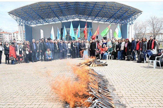  AKÜ’de  Nevruz Bayramı,Coşkuyla Kutlandı