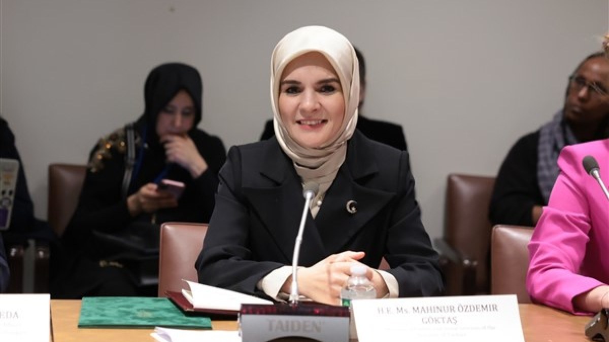 BAKAN MAHİNİR ÖZDEMİR GÖTAŞTÜRK DÜNYASINDA KADIN DAYANIŞMASININ ÖNEMİNE VURGU YAPTI