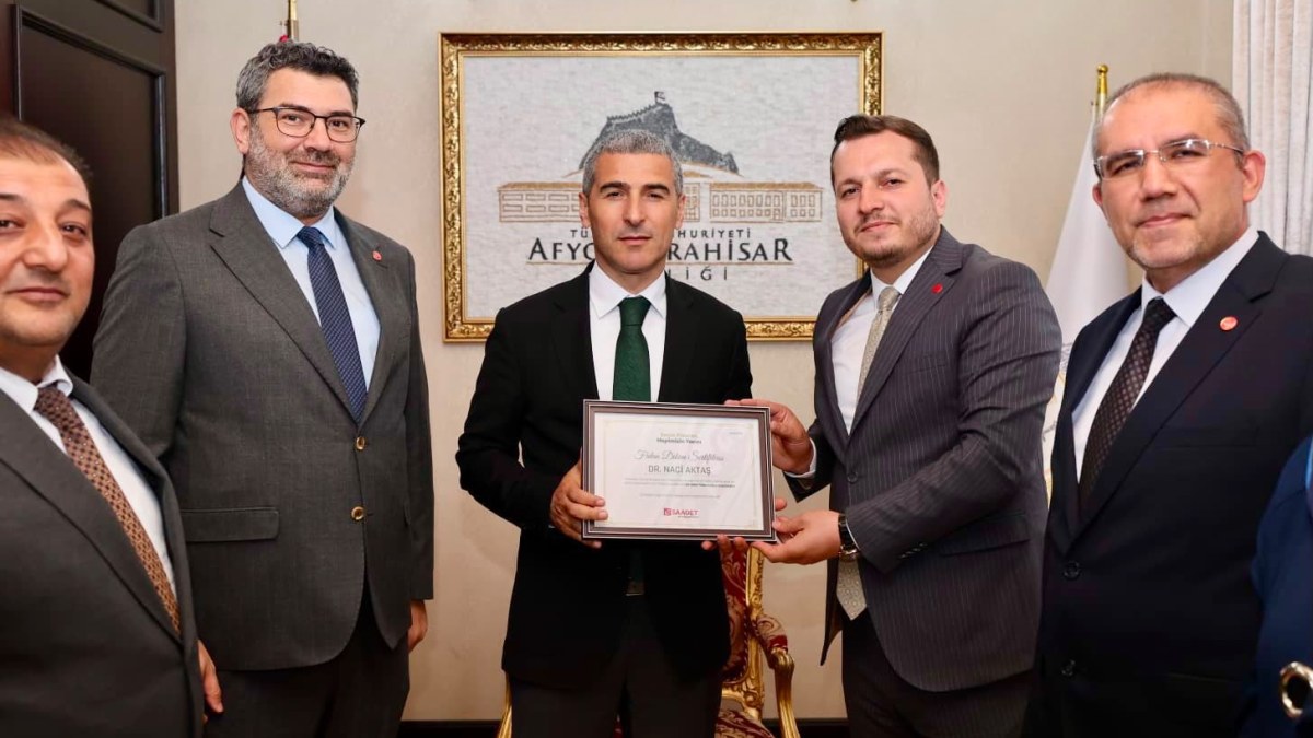 Saadet Partisinden Vali Aktaş’a Anlamlı Ziyaret; Adına Fidan Dikildi!