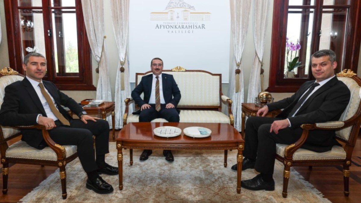 Uşak protokolünden Vali Dr. Naci Aktaş’a ziyaret .