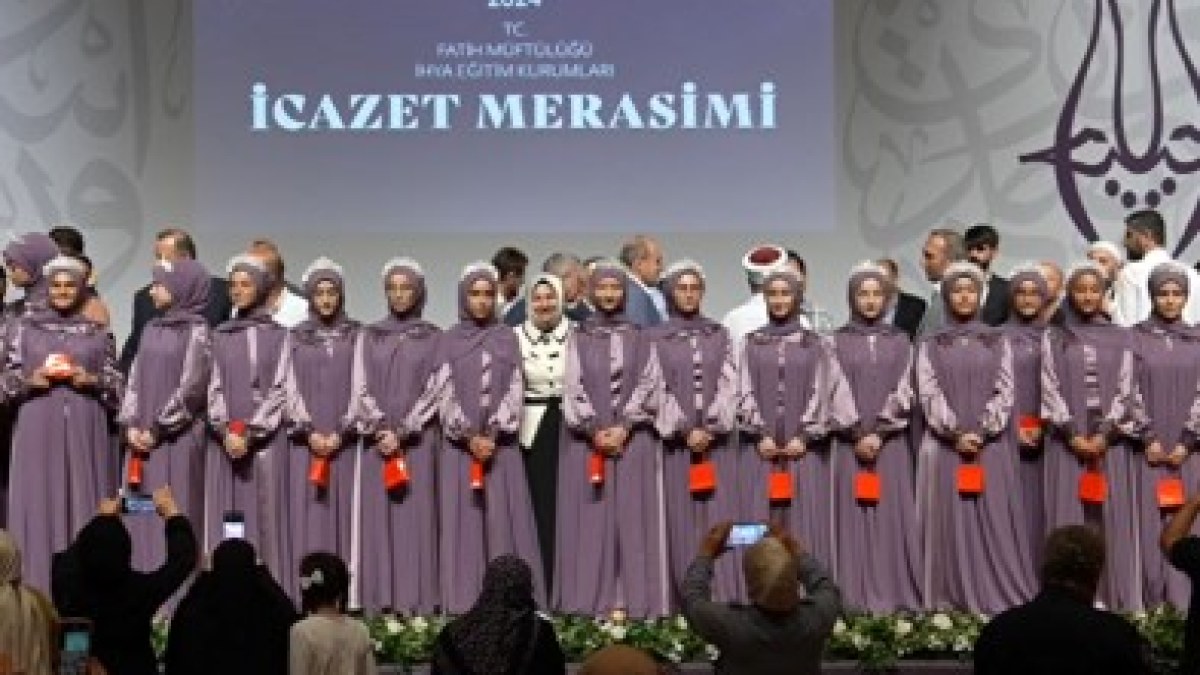 Kız Kur’an Kursu, kuruluşunun 30. yılında anlamlı bir hafızlık icazet merasimine ev sahipliği yaptı.