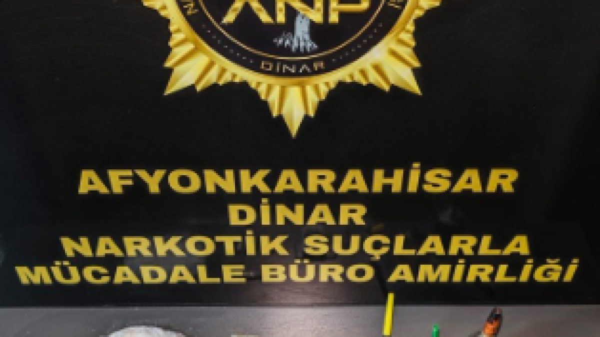 Dinar’da Uygulama Noktasında Yakalandı! Otomobilden Çıkanlar Şaşkına Çevirdi