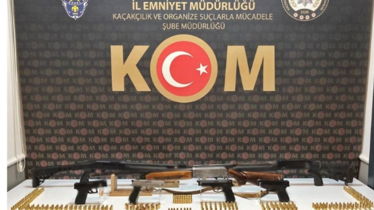 Afyonkarahisar’da Silah Operasyonu: 4 Tabanca ve 330 Fişek Ele Geçirildi