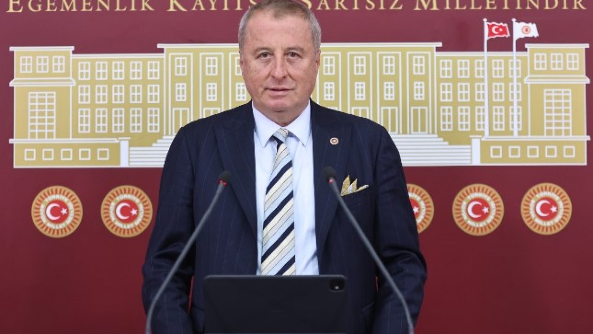 “GENÇLERİMİZİN EMEĞİ VE HAYALLERİ BAŞARIYLA TAÇLANSIN”