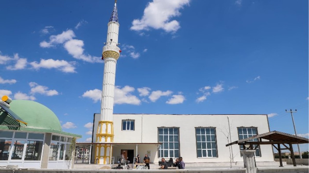 ÖZKAYA VE ŞAHİN’DEN BATTALGAZİ CAMİİ’NE ZİYARET