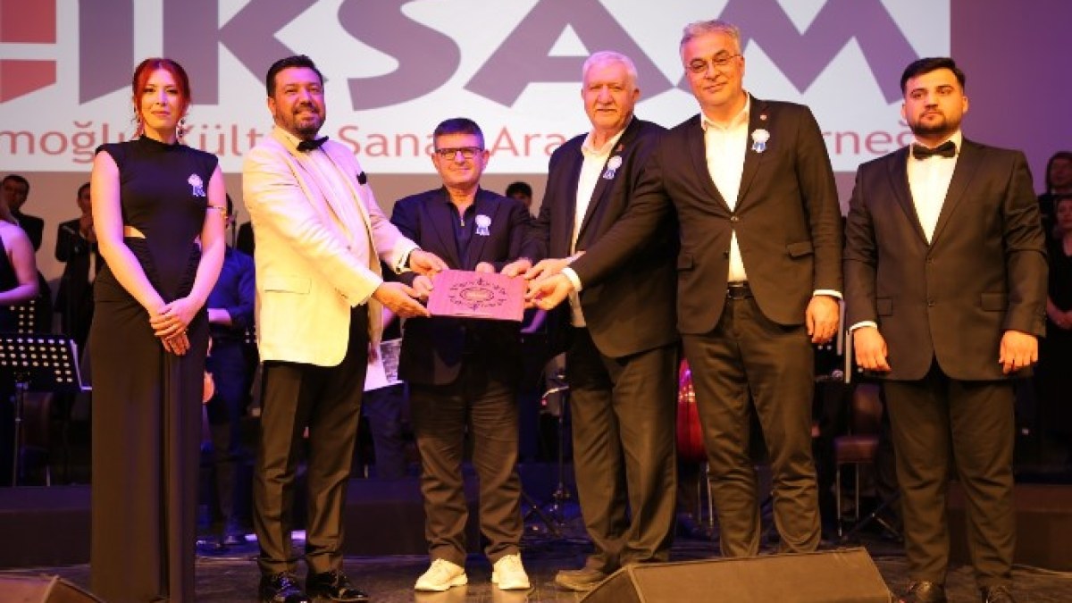 AKSAM’DAN 15. YILINA ÖZEL UNUTULMAYAN ŞARKILAR KONSERİ