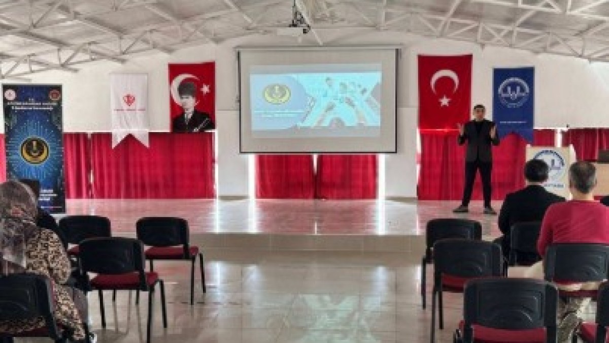 Evciler’de 134 Vatandaşa Siber Farkındalık Eğitimi Verildi