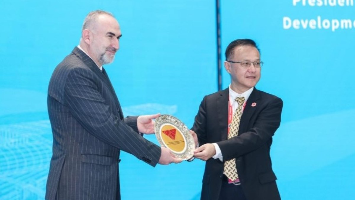 İşadamı İhsan Beşer, Kanton Fuarı’na damga vurdu