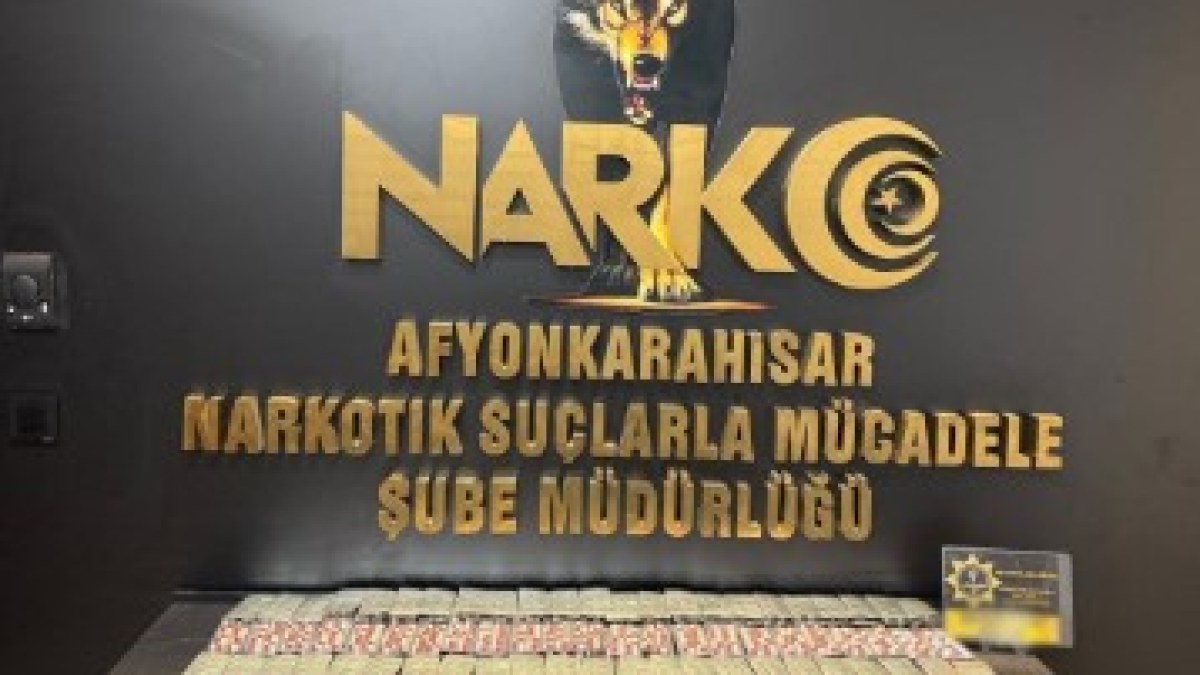 Emniyet Müdürlüğü’nden Uyuşturucu Operasyonu: 3 Bin 159 Sentetik Ecza Ele Geçirildi