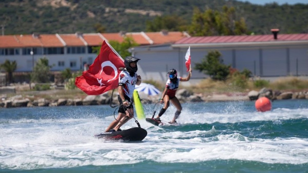 TÜRK SPORCULARDAN GURUR VEREN PERFORMANS İZELTAŞ DÜNYA MOTOSURF ŞAMPIYONASI’NDA