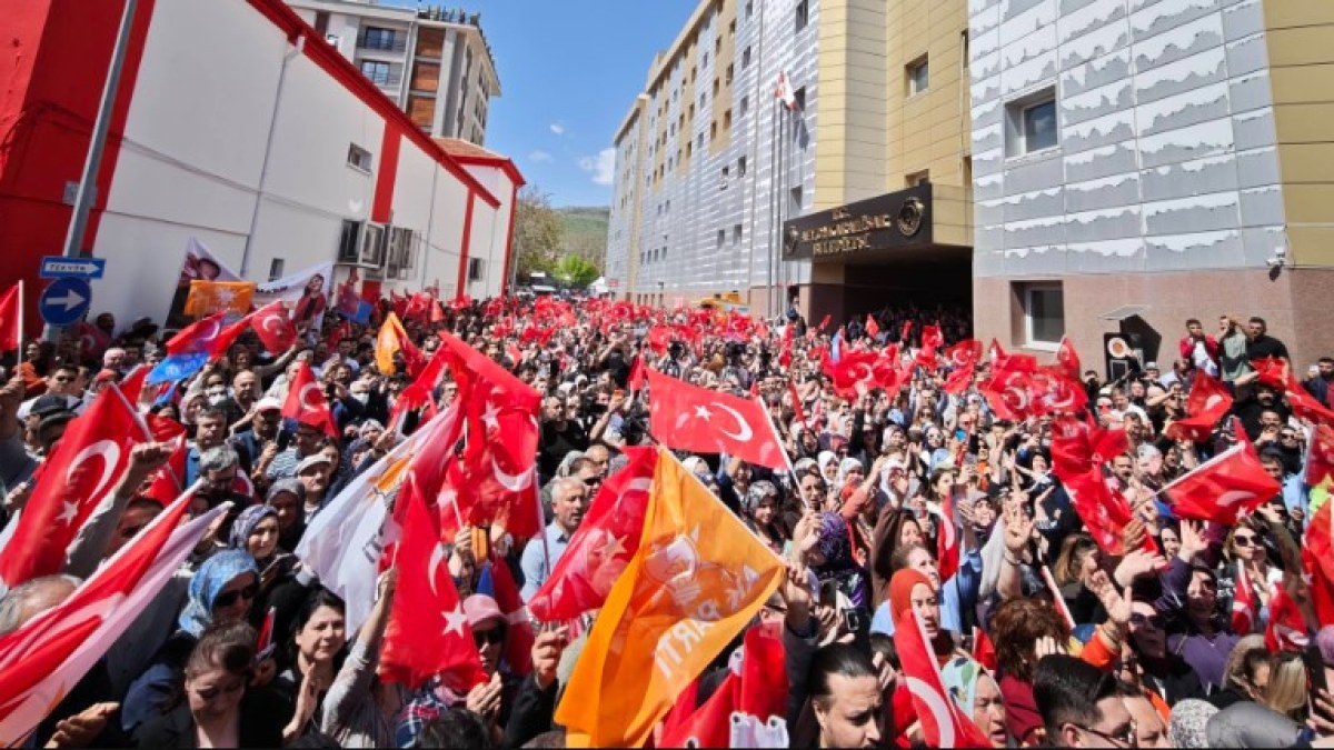 AK Parti Teşkilatından Burcu Köksal’a Coşkulu Karşılama