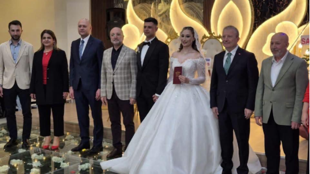 TSD Şube Başkanı Faruk Özkara’nın Mutlu Günü! Genç Çift Görkemli Bir Düğünle Dünya Evine Girdi