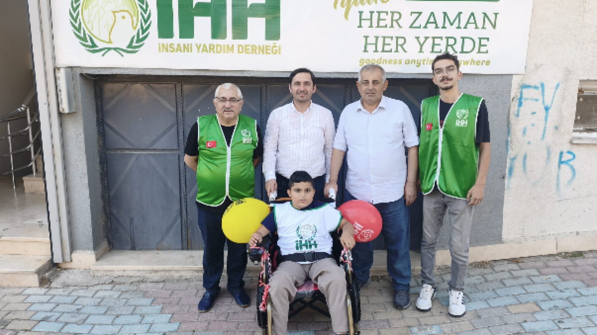 İHH Afyonkarahisar’dan Engelli Evladımıza Elektrikli Sandalye Desteği