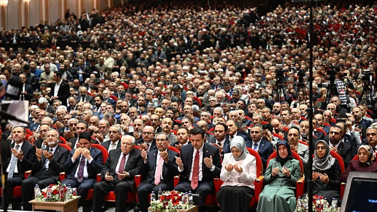 Saadet  Partsi Afyon Teşkilatı 20 Otobüsle Ankara’da