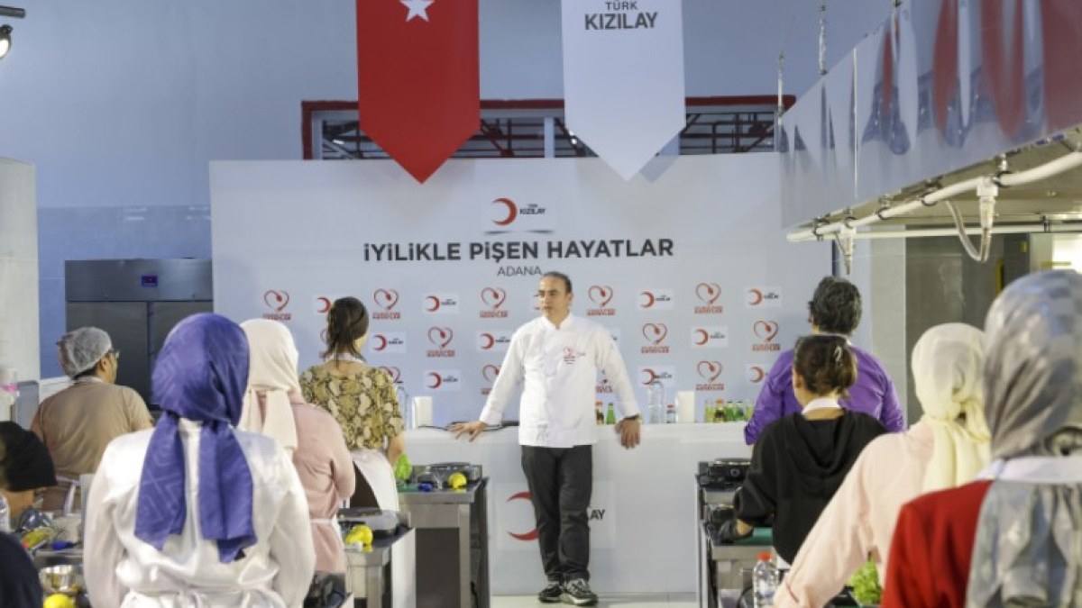 İYİLİKLE PİŞEN HAYATLAR” ADANA’DA İYİLİĞİ BÜYÜTTÜ