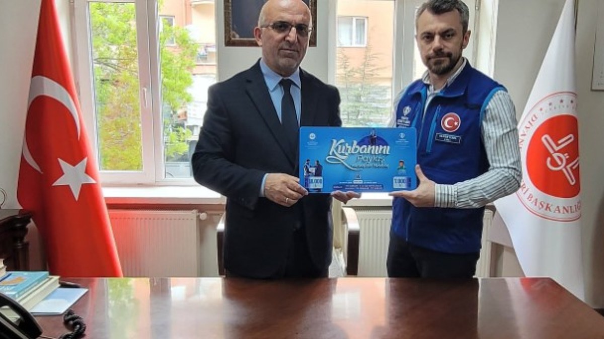 Afyonkarahisar İl Müftüsü İmamoğlu'ndan Kurban Bağışı.