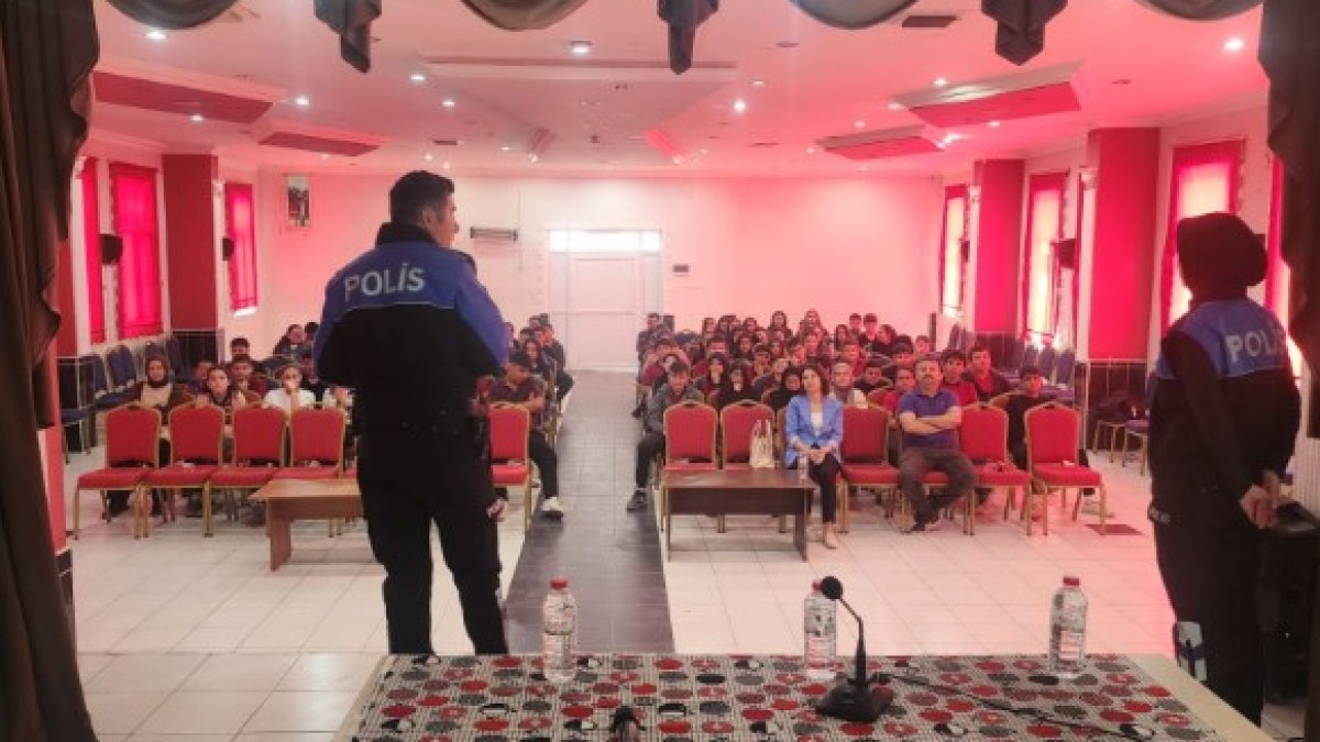 Evciler’de 265 Öğrenciye Polislik, Trafik ve Siber Güvenlik Eğitimi - Galeri