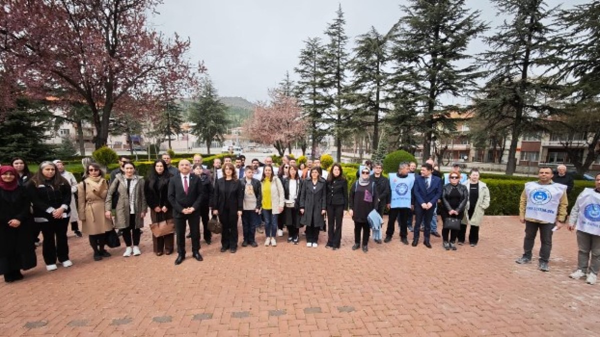 Bizi biz yapan değerlerimizi korumak zorundayız.