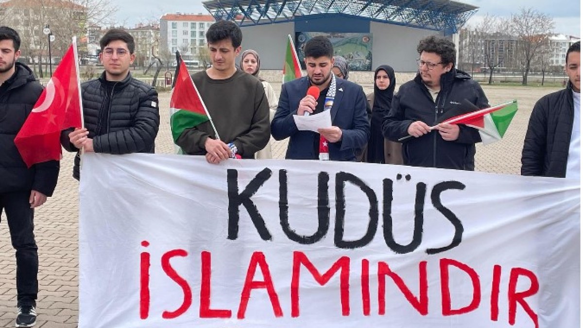 Anadolu Gençlik Derneği Afyonkarahisar Şubesi Üniversite Komisyonu “Mescid-i Aksa Basın Açıklaması”