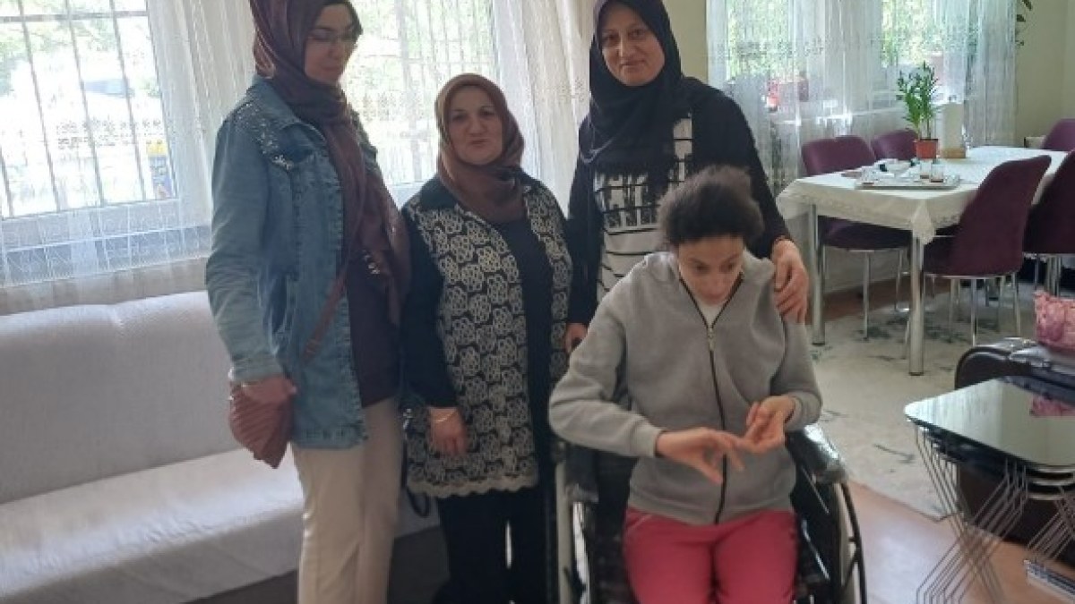 Gönül Dostları Derneği'nden Anlamlı Destek: Tekerlekli Sandalyeler İhtiyaç Sahiplerine Ulaştırıldı