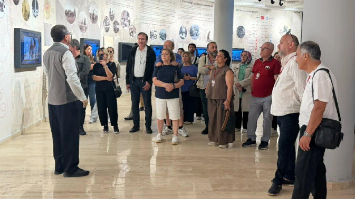 KGK Yerel Medya Meclisi İstiklal Merkezi’ni ziyaret etti