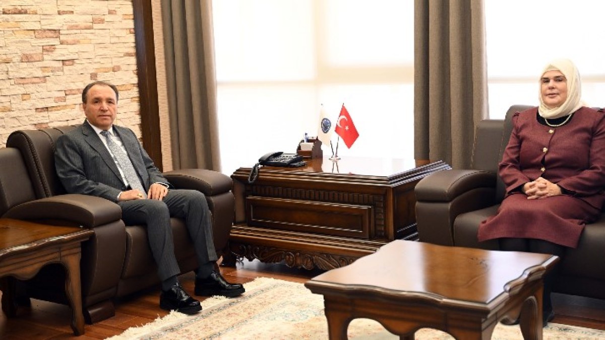 KADINANALAR KÜLTÜR DERNEĞİ’NDEN AKÜ REKTÖRLÜĞÜ’NE ZİYARET