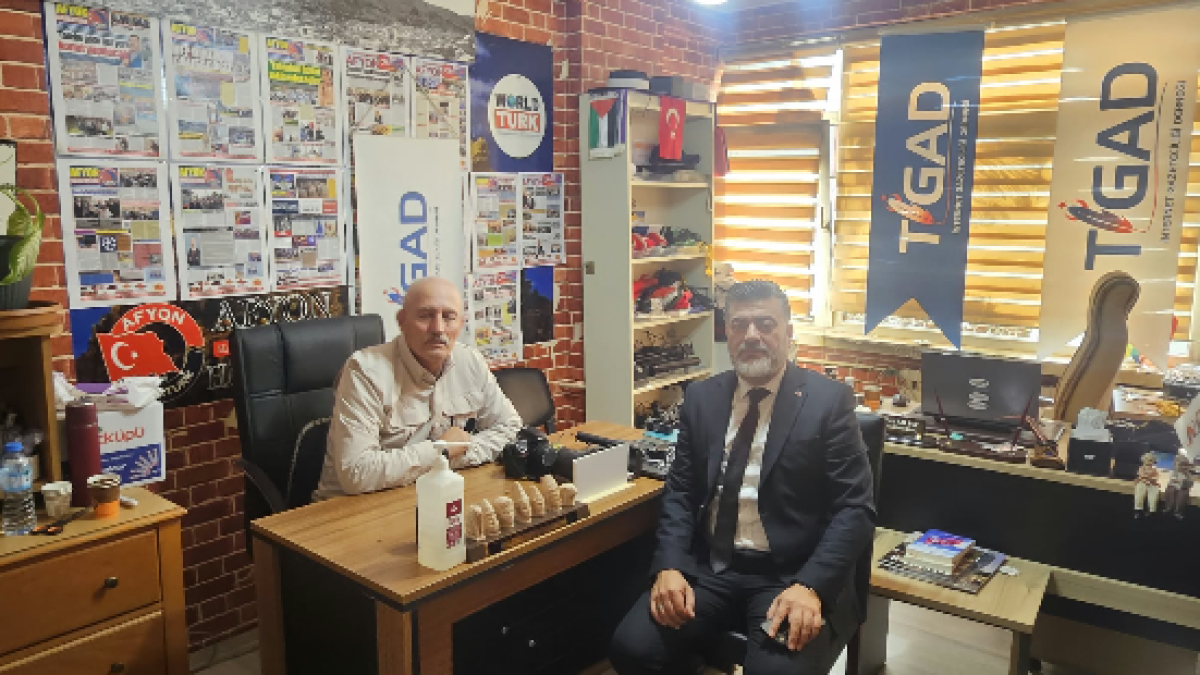Muhtarlar Derneği Başkanı Suat Uygur'dan Gazeteci Faruk Kılınç'a Nezaket Ziyareti