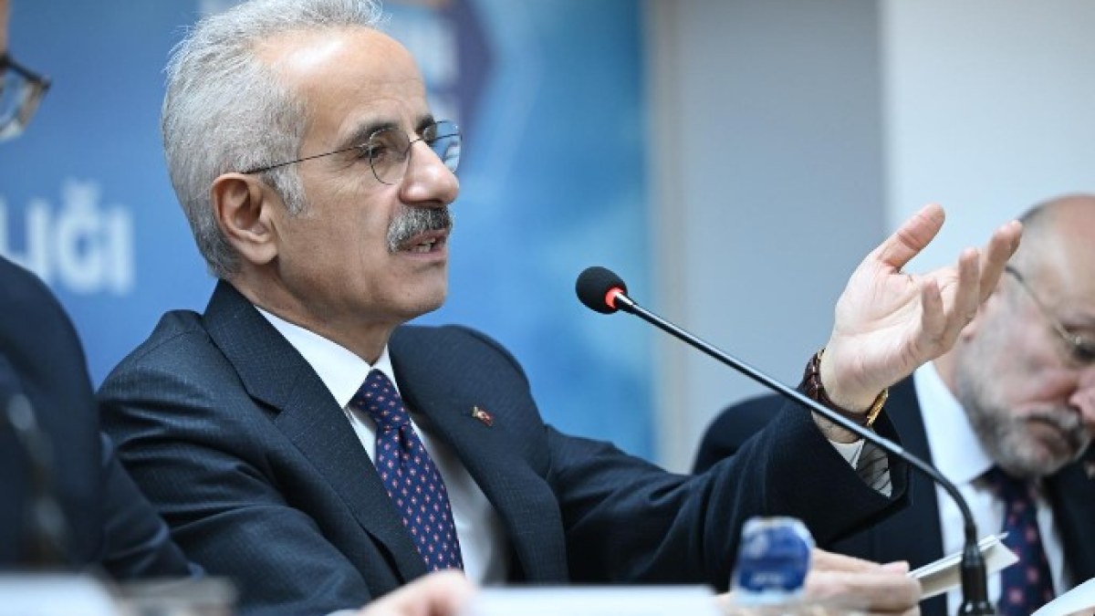 BAKAN URALOĞLU AK PARTİ AFYONKARAHİSAR İL BAŞKANLIĞI’NI ZİYARET ETTİ