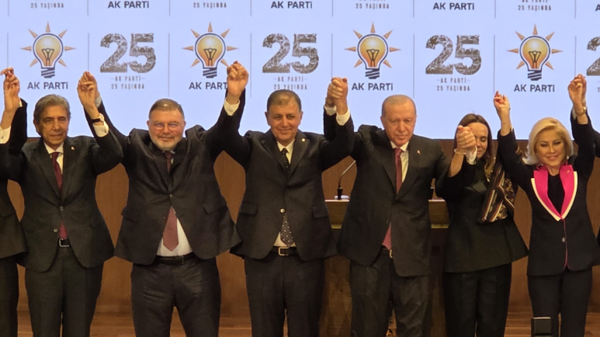 Dün olduğu gibi bugün de İzmir’in sorunlarına çözüm üretmek için çalışıyoruz''