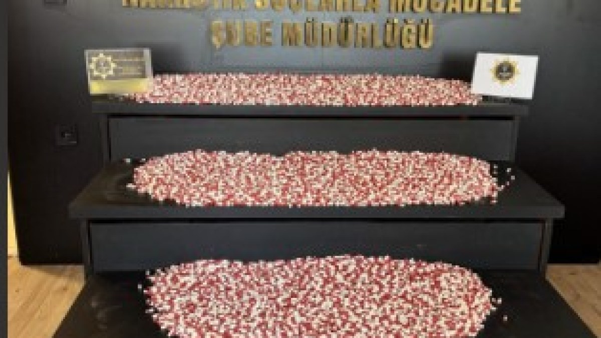 Afyon’da Şüpheli Kargo Operasyonunda 16 Bin 454 Sentetik Ecza Ele Geçirildi