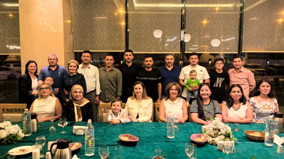 Afyon’da Antalya Esintisi: Memleket Hasreti Köfte, Piyaz ve Kabak Tatlısıyla Son Buldu!