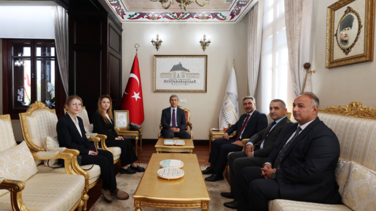 Çevre ve Şehircilik Bakanlığı Heyeti Valimiz Dr. Naci Aktaş’ı Ziyaret Etti