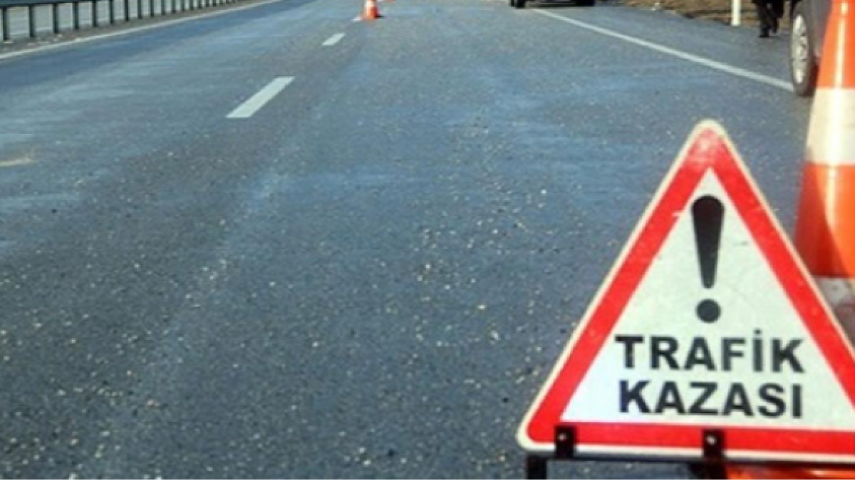 Sandıklı'da Kontrolden Çıkan Otomobil Devrildi: H.G. ve M.G. Yaralandı