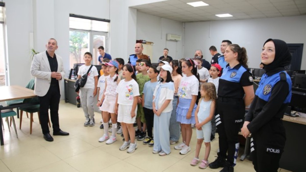 Afyonkarahisar’da İlkokul Öğrencilerine Emniyetten Güvenlik ve Bilinçlendirme Eğitimi - Galeri